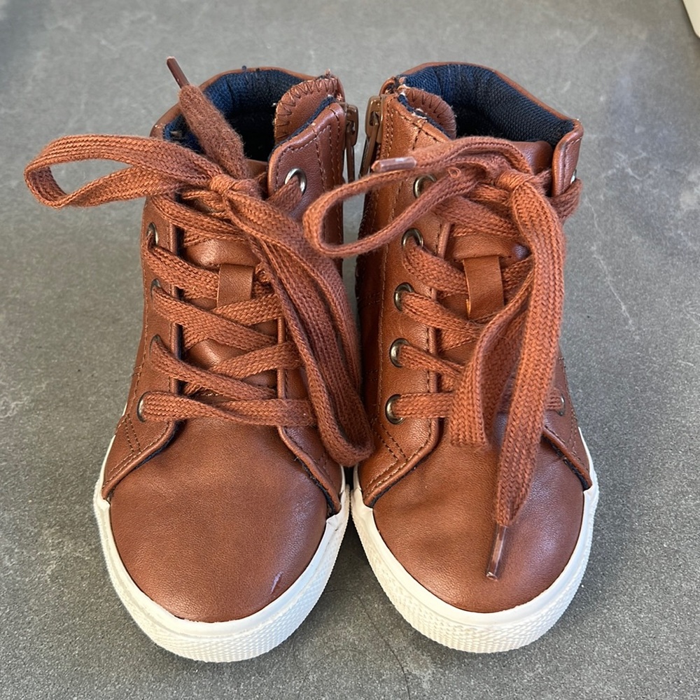 Toddler sneaker/boots